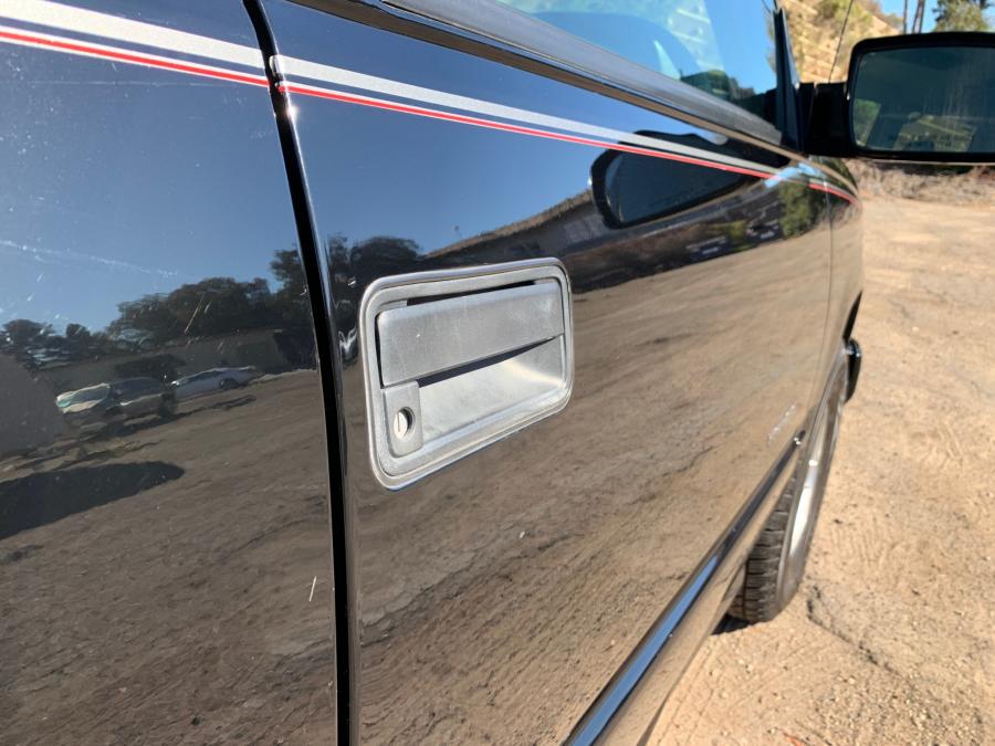 Детали экстерьера Chevrolet Tahoe Limited (GMT840) 2000 года  (фото 40 из 233)